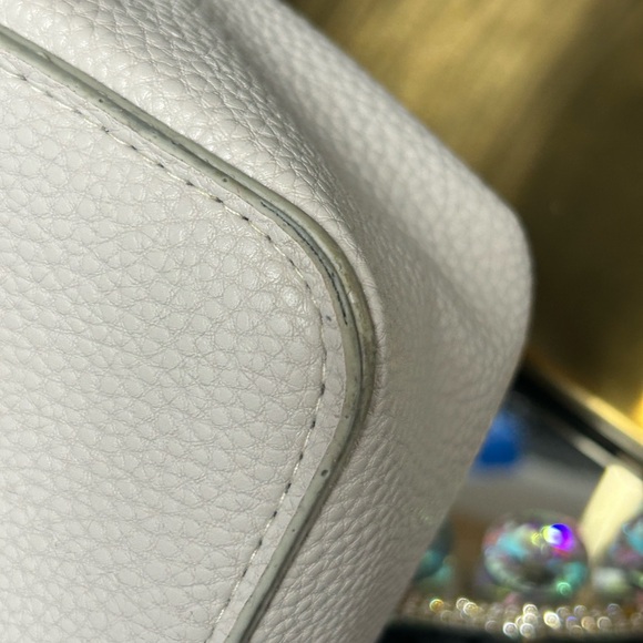 Kenzie Creme Pebbled Leather Double Zip Guitar Strap Crossbody Approx 8x4.5 x 3 - Picture 16 of 17